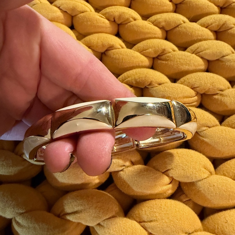 Elegant Gold-Tone Women's Bracelet
